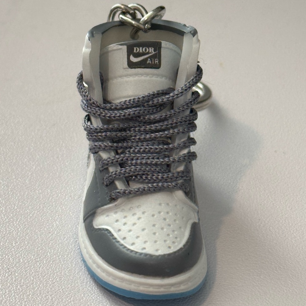 Jordan Mini Keychain & Box - Picture 4 of 4